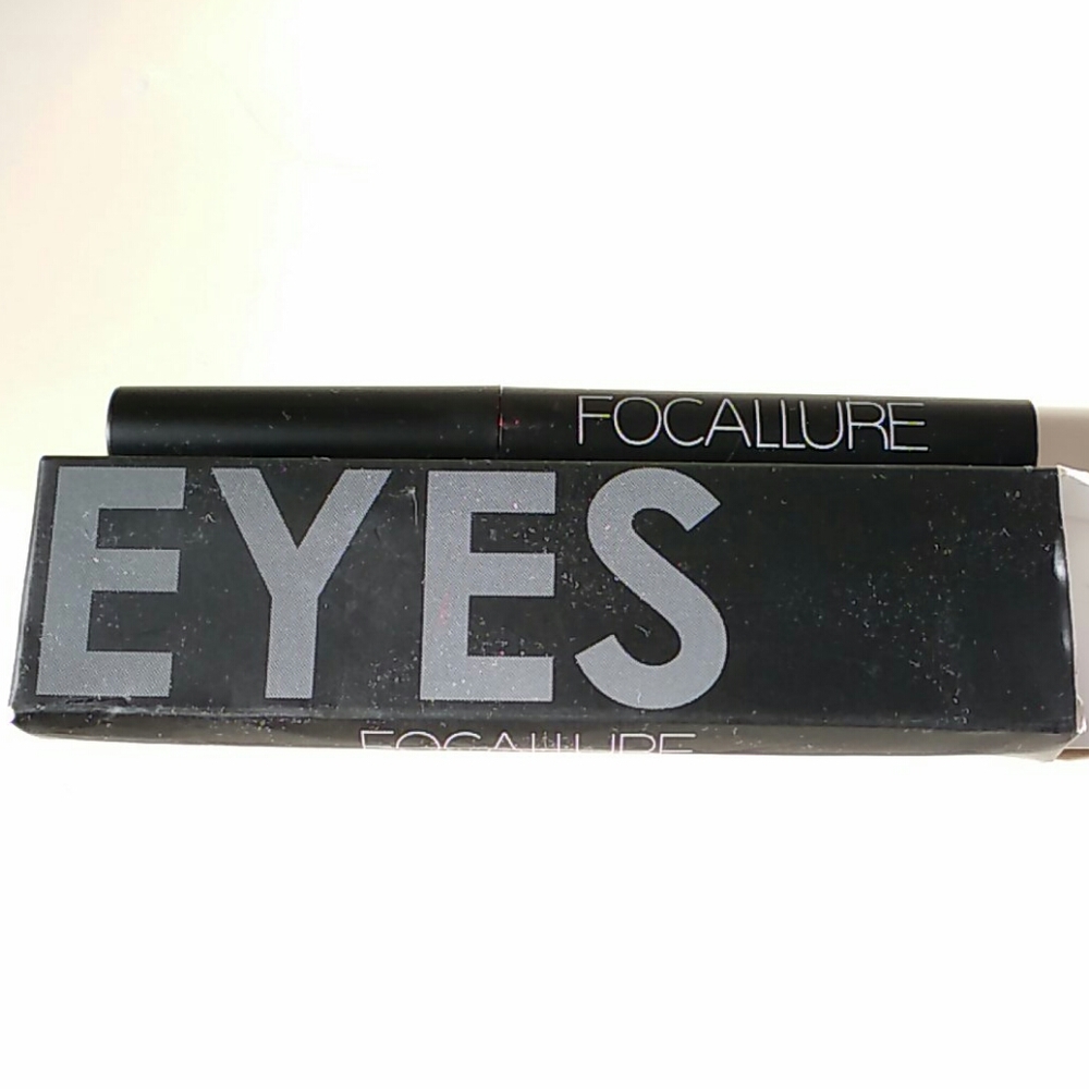 NIB Eyeshadow in colour Rose